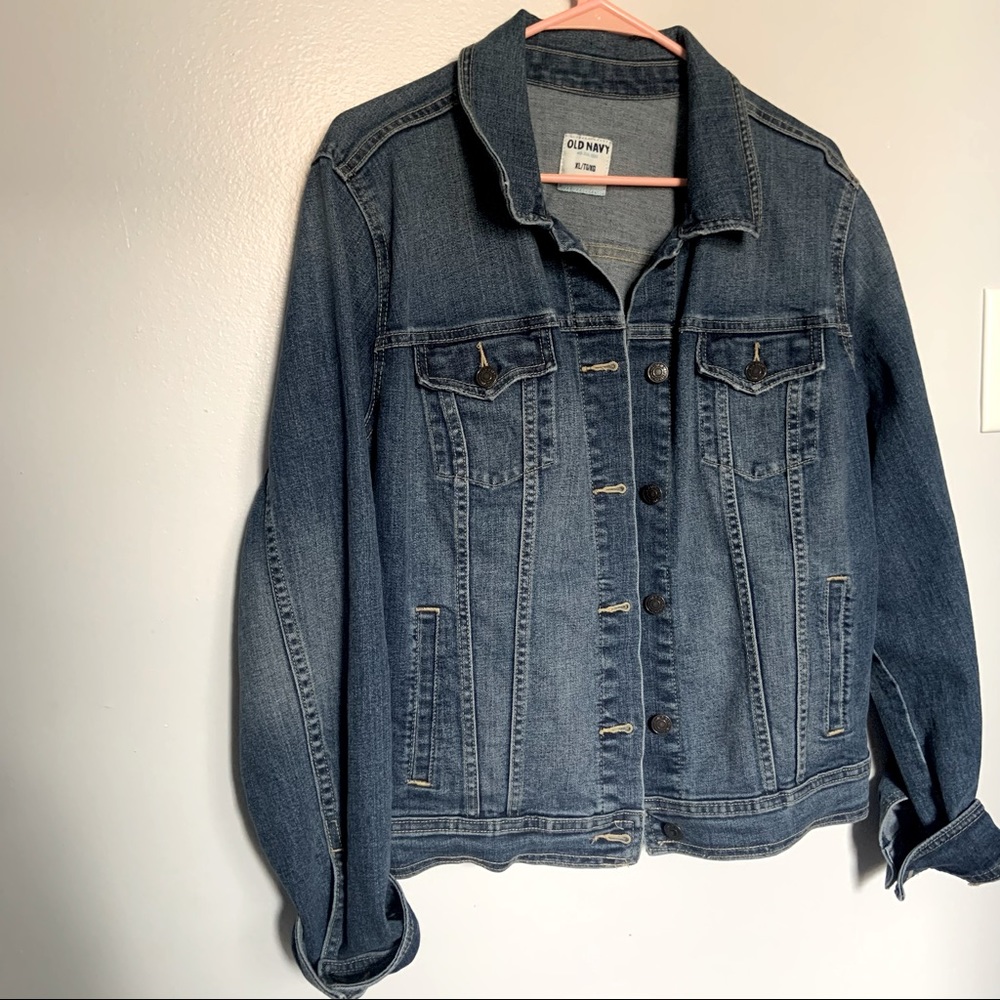 Old navy jean jacket 💙